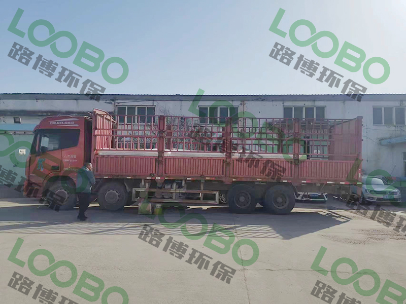 打磨除塵工作臺(tái)發(fā)貨了，坐標(biāo)沈陽(yáng)..jpg
